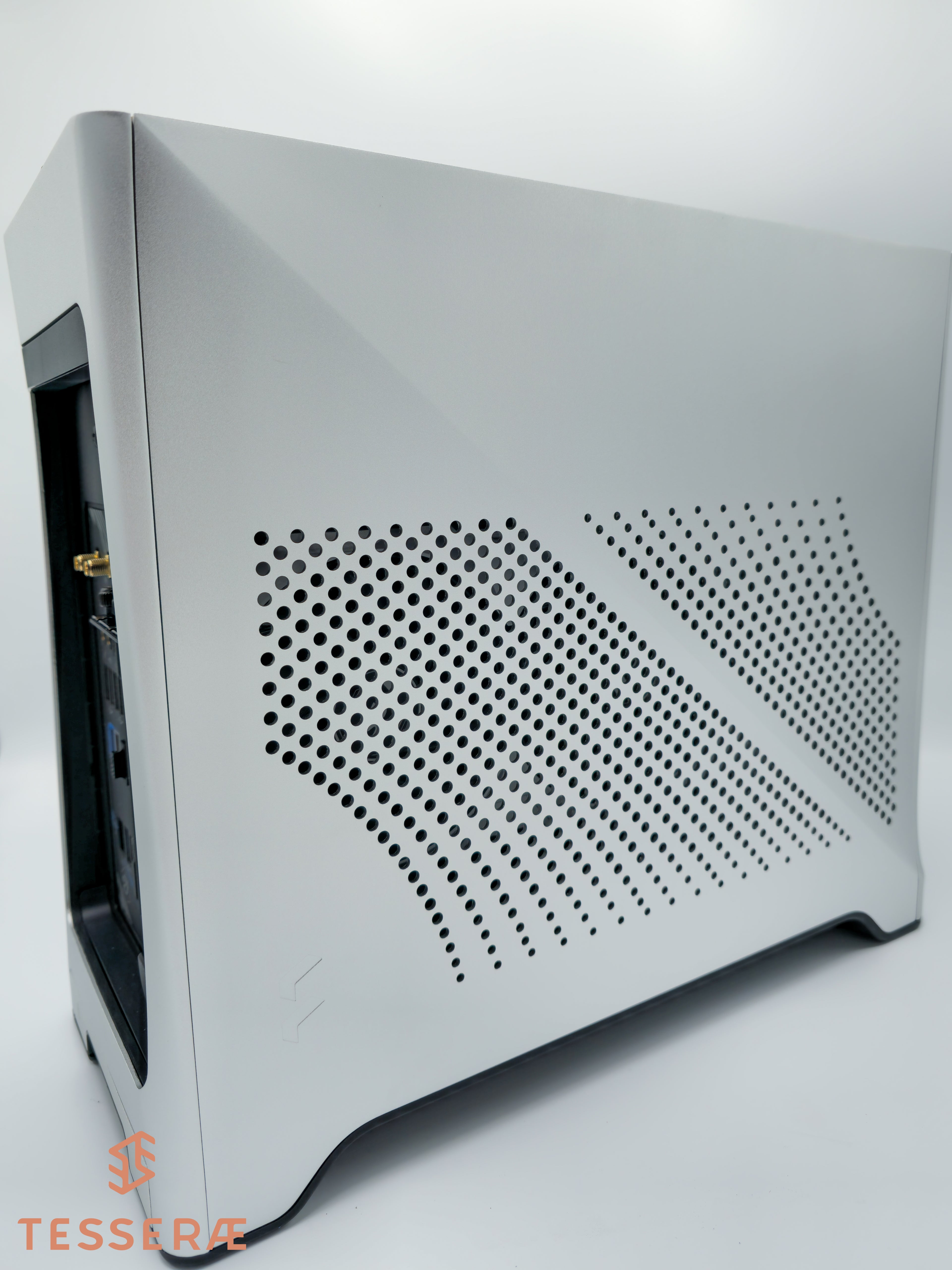 Quick Ship Silver Exo - 9800X3D CPU with RTX 4080 Super graphics card