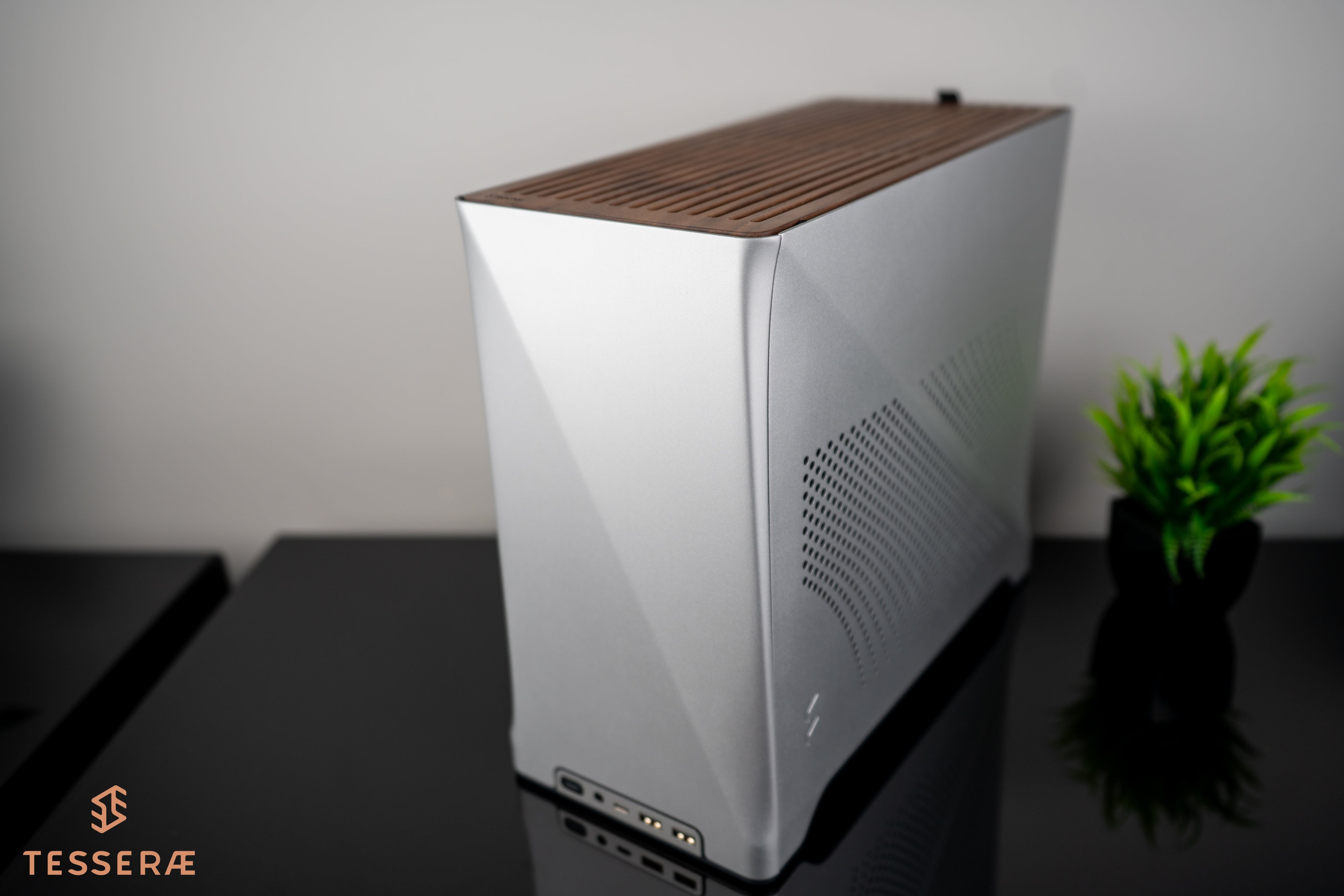 Quick Ship Silver Exo - 9800X3D CPU with RTX 4080 Super graphics card